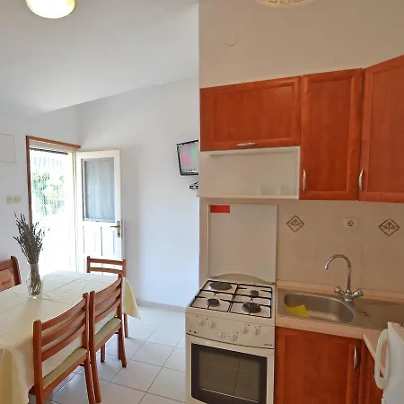 Apartment Ana-2 Pirovac