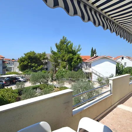 Apartment Ana-2 *